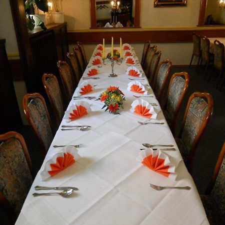 Hotel Restaurant Zur Post Wuppertal Bagian luar foto