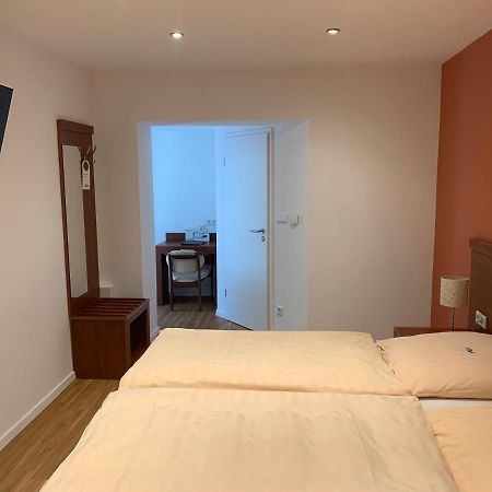 Hotel Restaurant Zur Post Wuppertal Bagian luar foto