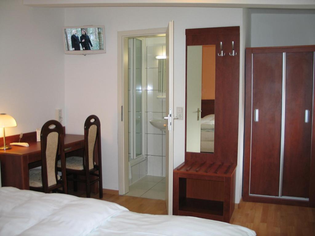Hotel Restaurant Zur Post Wuppertal Ruang foto