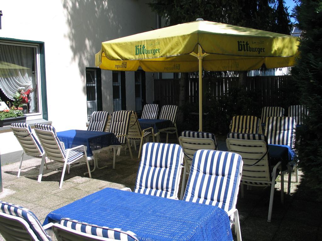 Hotel Restaurant Zur Post Wuppertal Bagian luar foto