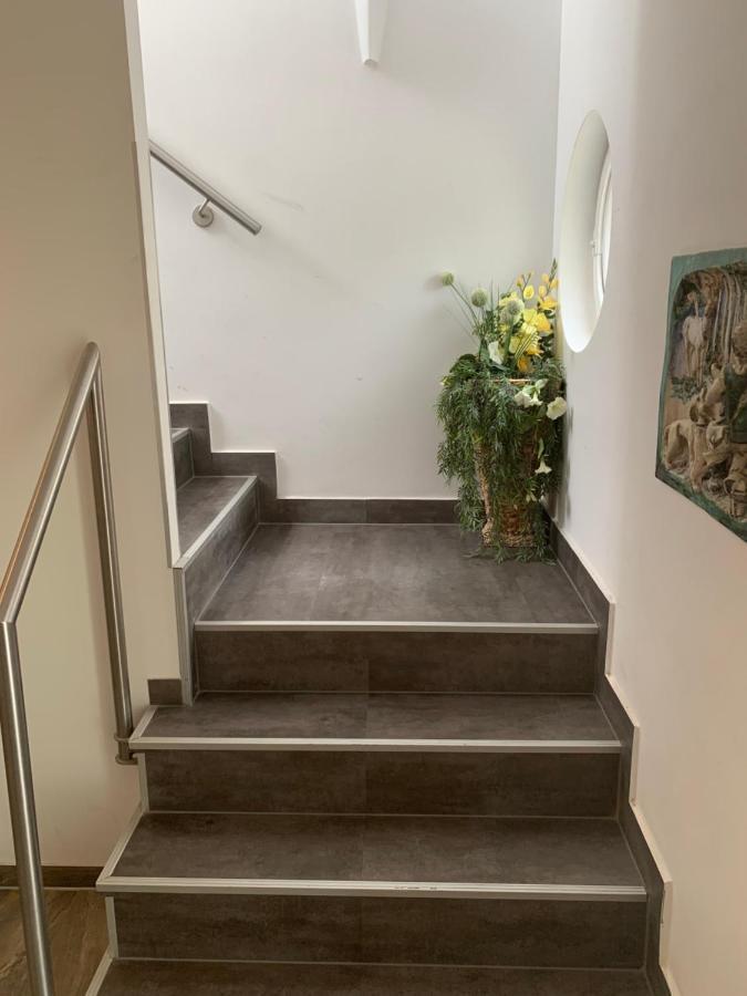 Hotel Restaurant Zur Post Wuppertal Bagian luar foto