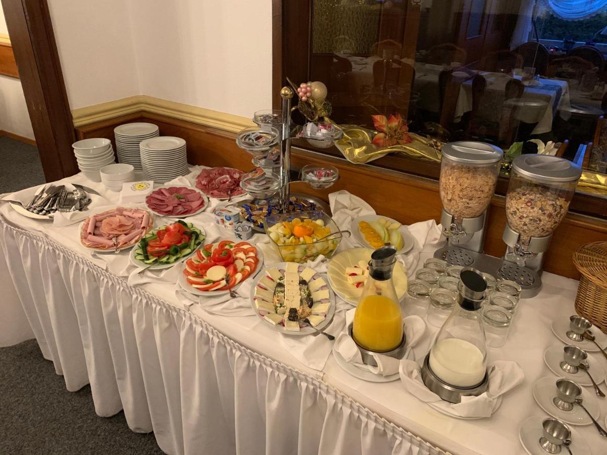 Hotel Restaurant Zur Post Wuppertal Bagian luar foto