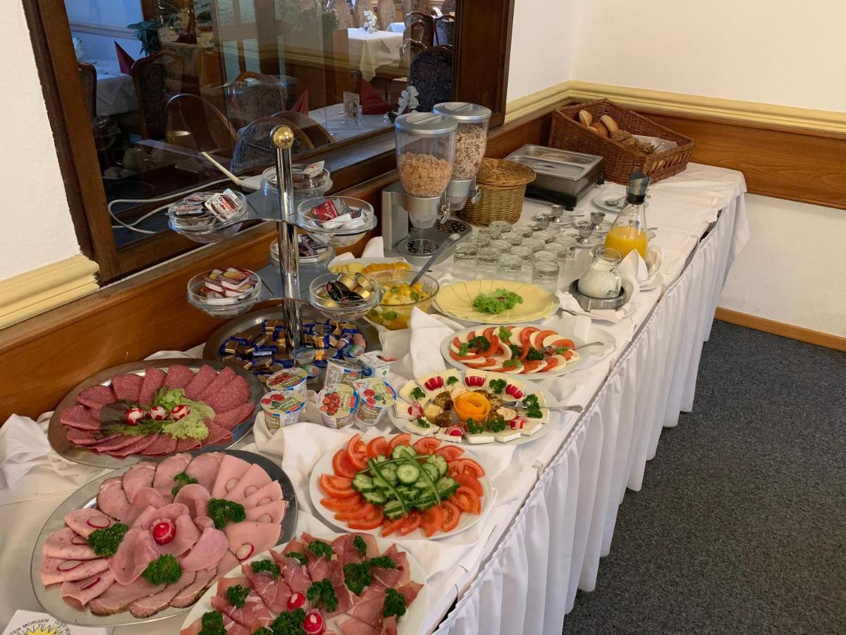 Hotel Restaurant Zur Post Wuppertal Bagian luar foto